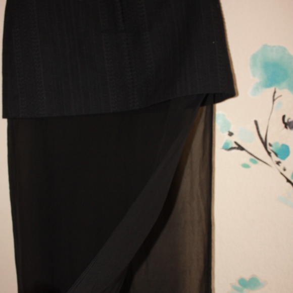 🎉🎉BCBG MAXAZRIA Mini skirt underlay mesh - Picture 2 of 4